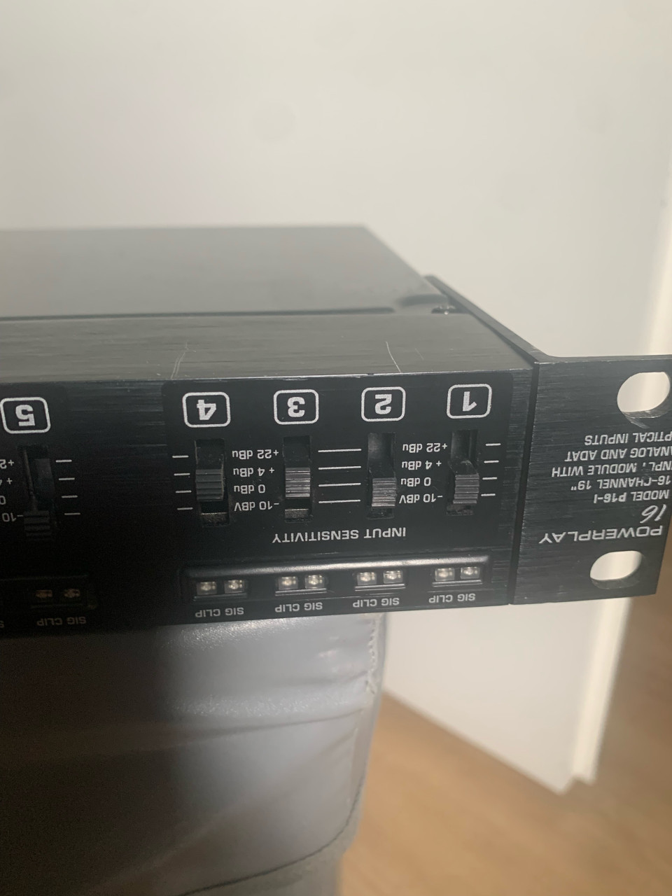 P16-i module Behringer
