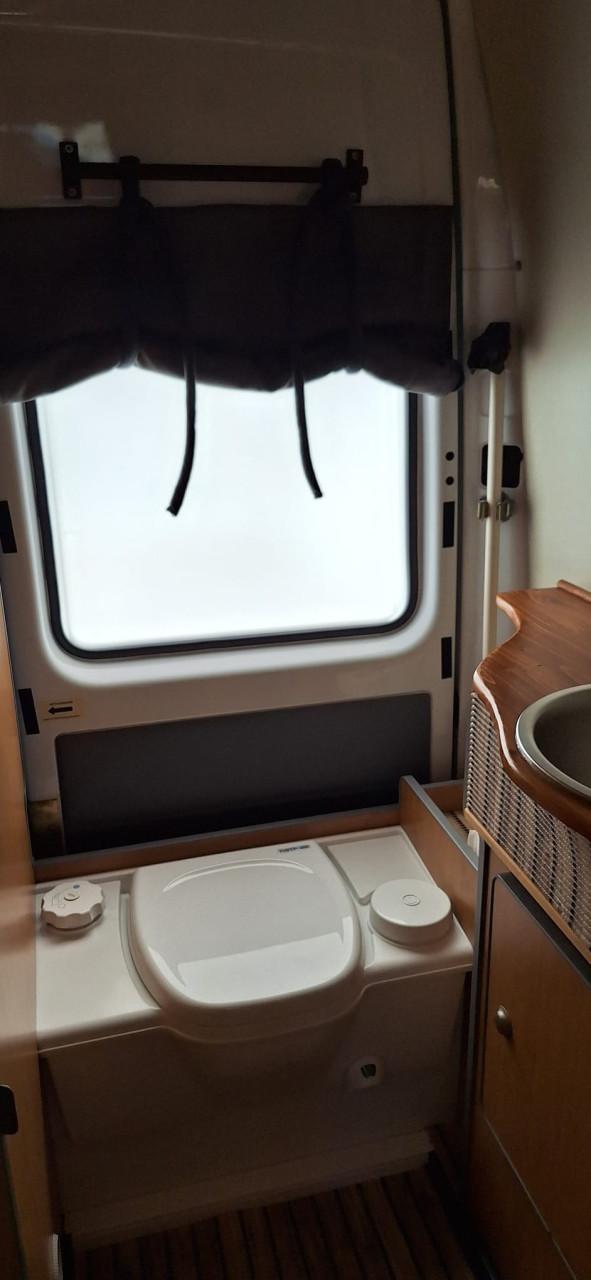 Mercedes sprinter buscamper la strada