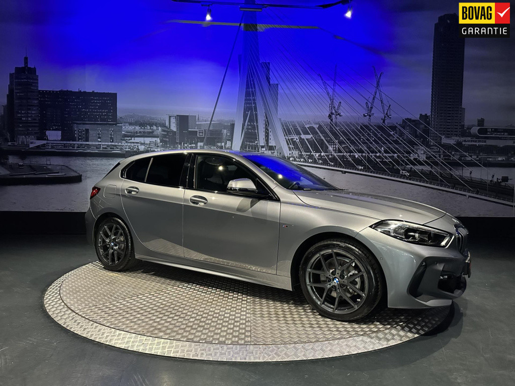 BMW 1 Serie 118i m-sport *carplay*camera*