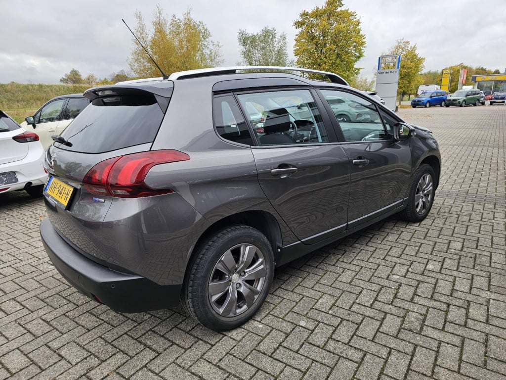 Peugeot 2008 1.2 puretech blue lion