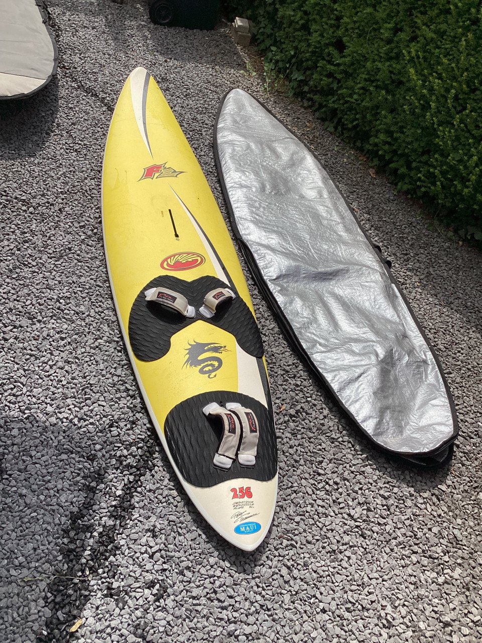 Surfboard en zeilen