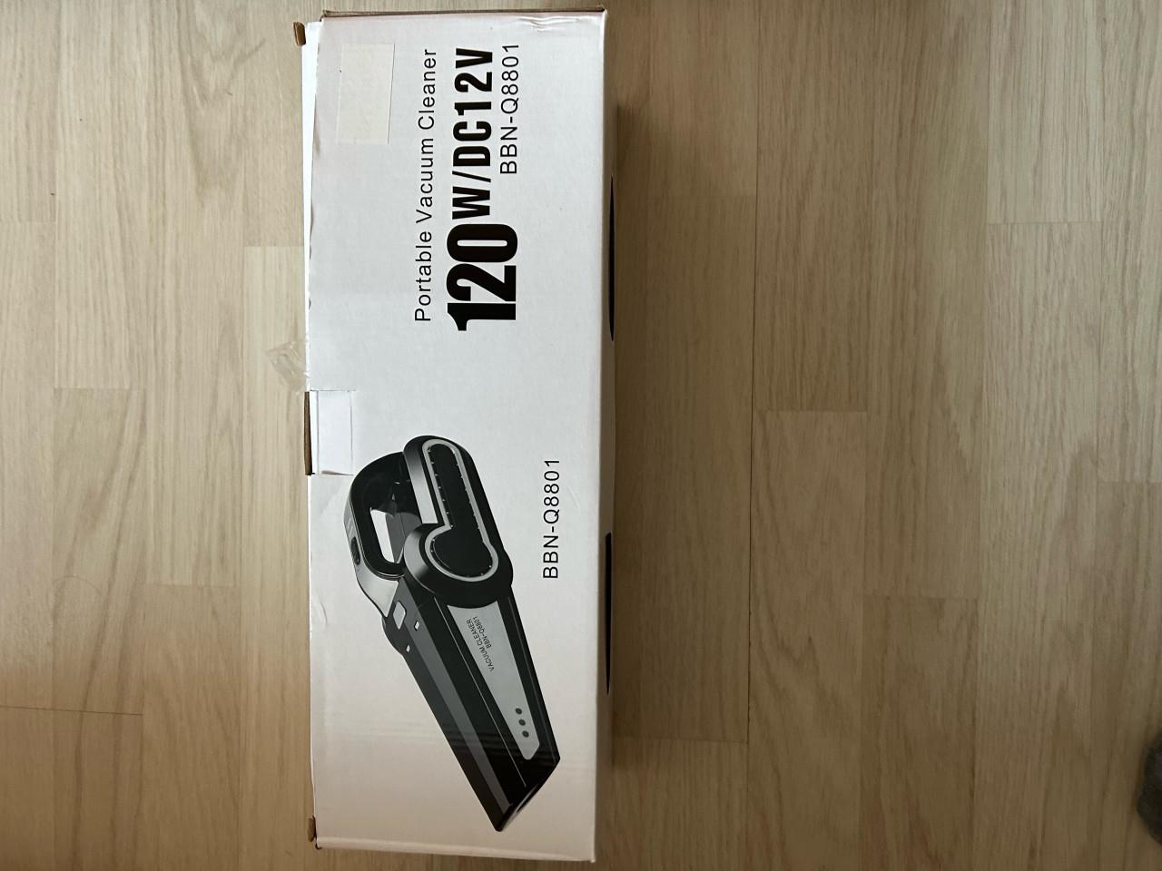 Nieuwe auto stofzuiger in doos