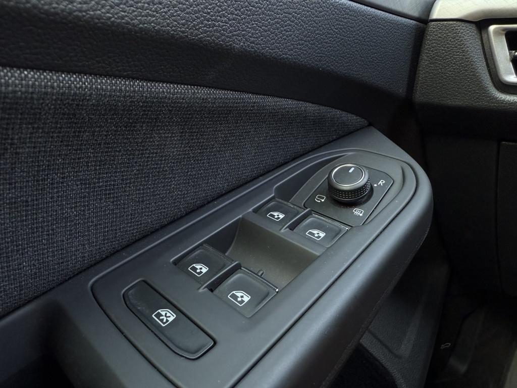 Volkswagen Golf 1.0 tsi life // led koplampen // trekhaak //