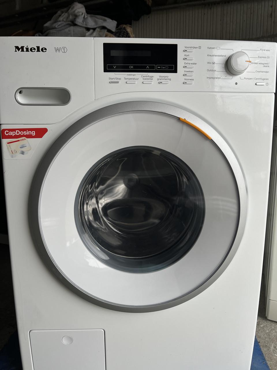Miele WMB 120 WCS W1 Wasmachine 8 kg. 1600 toren nauwelijks gebruikt