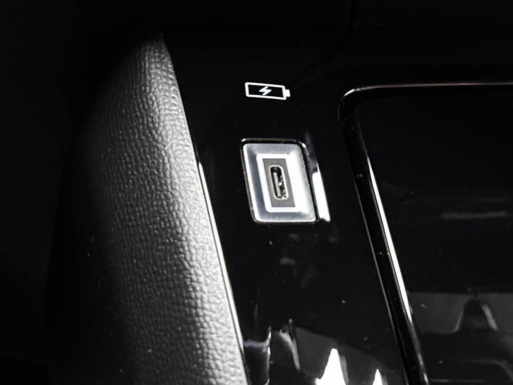 Peugeot 2008 hybrid 145 pk automaat allure rijklaar | adaptive cruise | nav