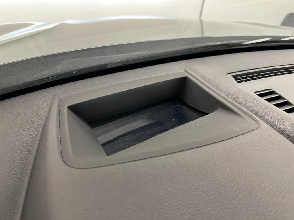 BMW X1 sdrive20i sport line | trekhaak | head-up-display | stoelverwarming 
