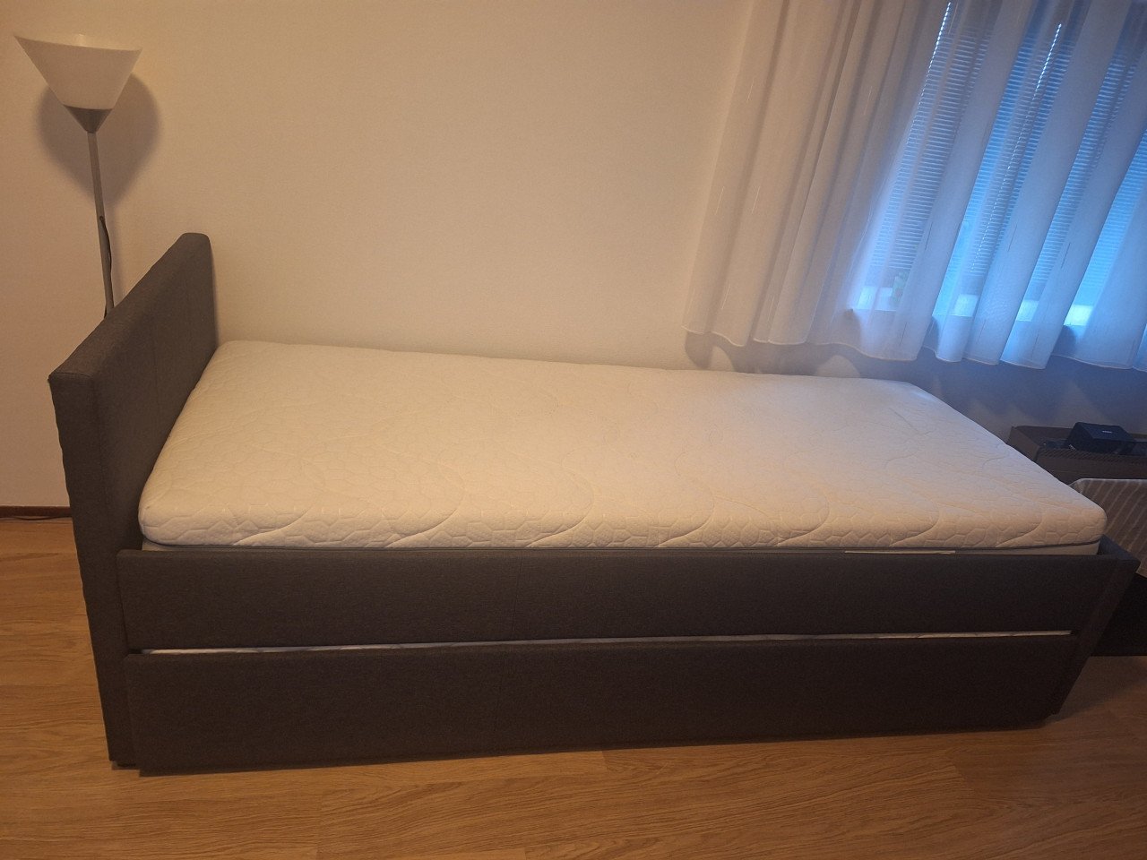 Bed met onderschuifbed