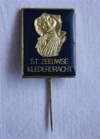 Origineel Speldje €.7,00 In relief: Zeeuwse dame Kreatief: Een echt