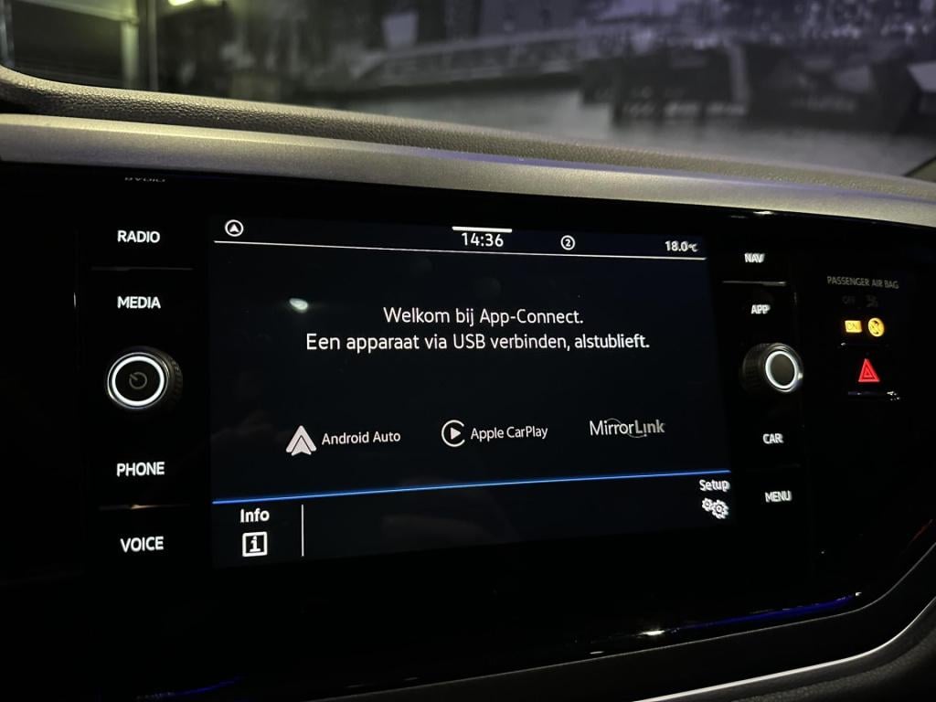 Volkswagen Polo 1.0 tsi r-line *beats*pano*camera*navi*appconnect*