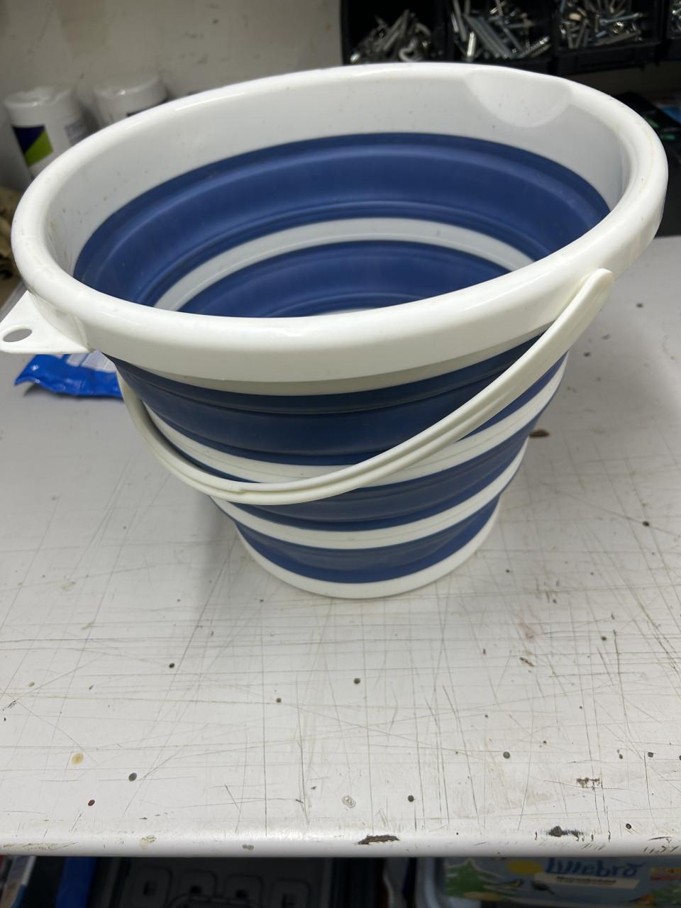 Opvouwbare emmer en afwasbak