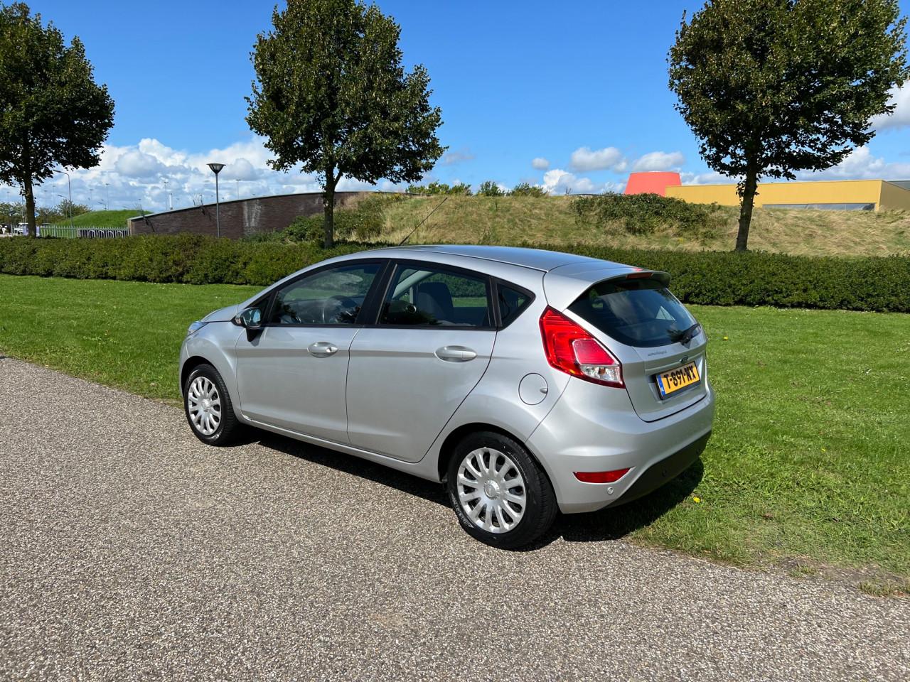 Keurige Ford Fiesta uit 2017 met slechts 71.000 km LED/Airco