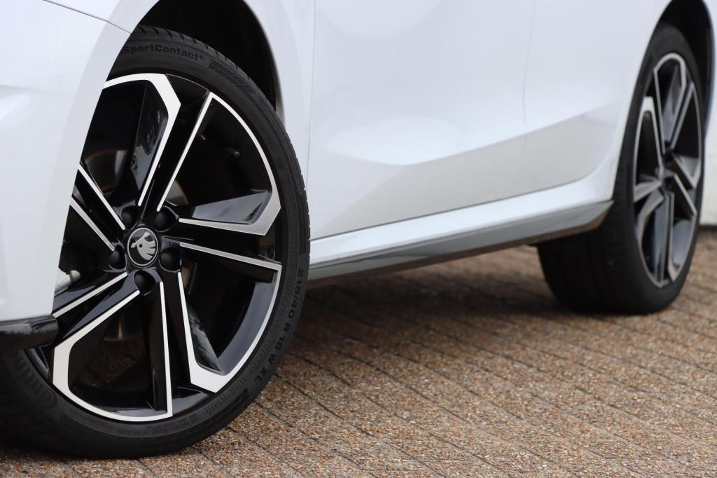 Skoda Fabia 1.0 tsi monte carlo 115pk dsg7