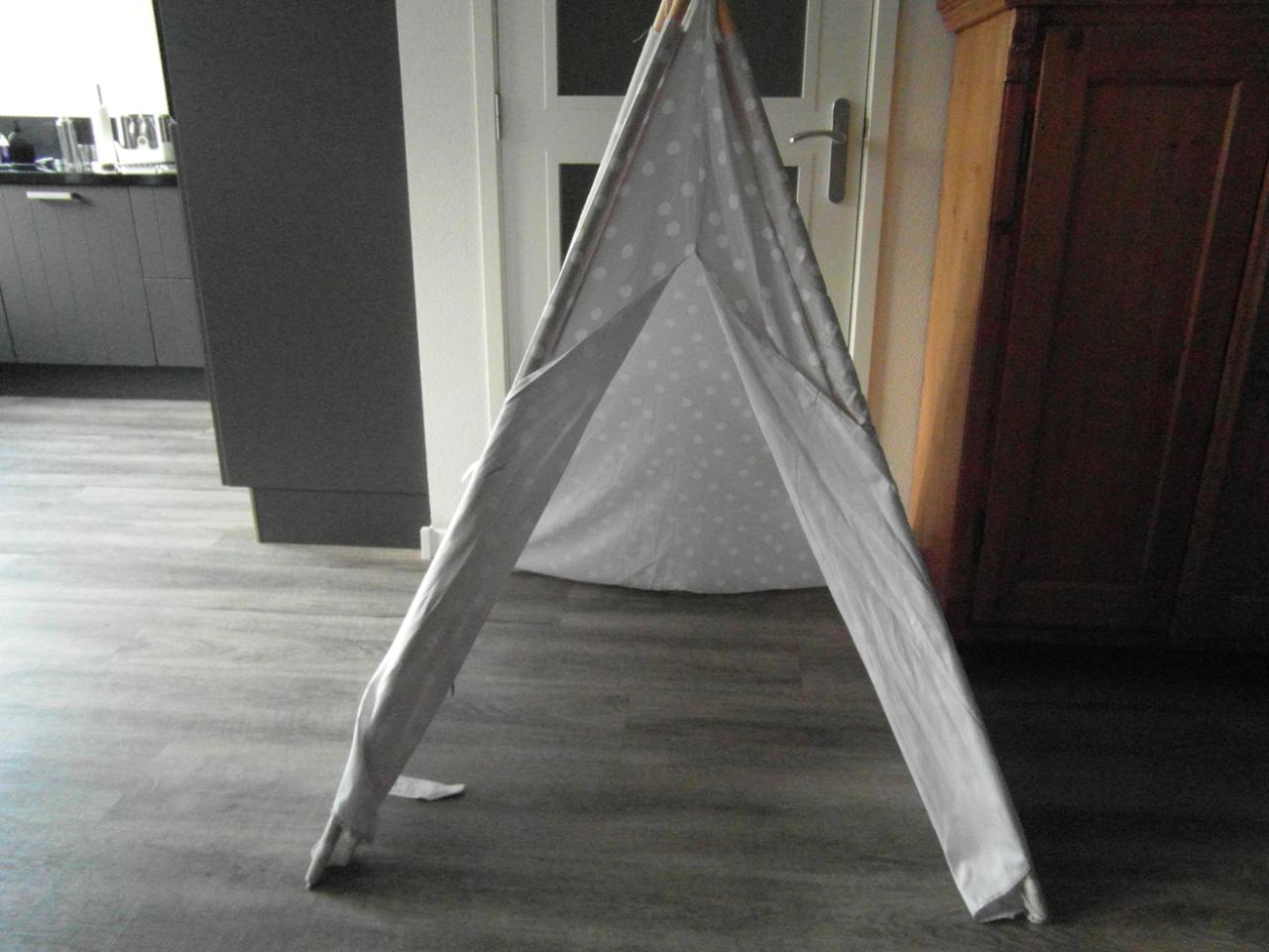 Leuke Tipi speeltent voor kinderen. Wigwam.