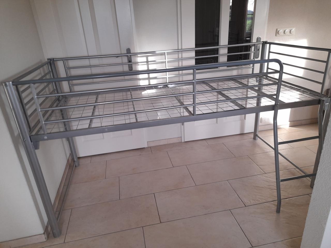 Half-hoogslaper 90 x 200 (in goede staat )