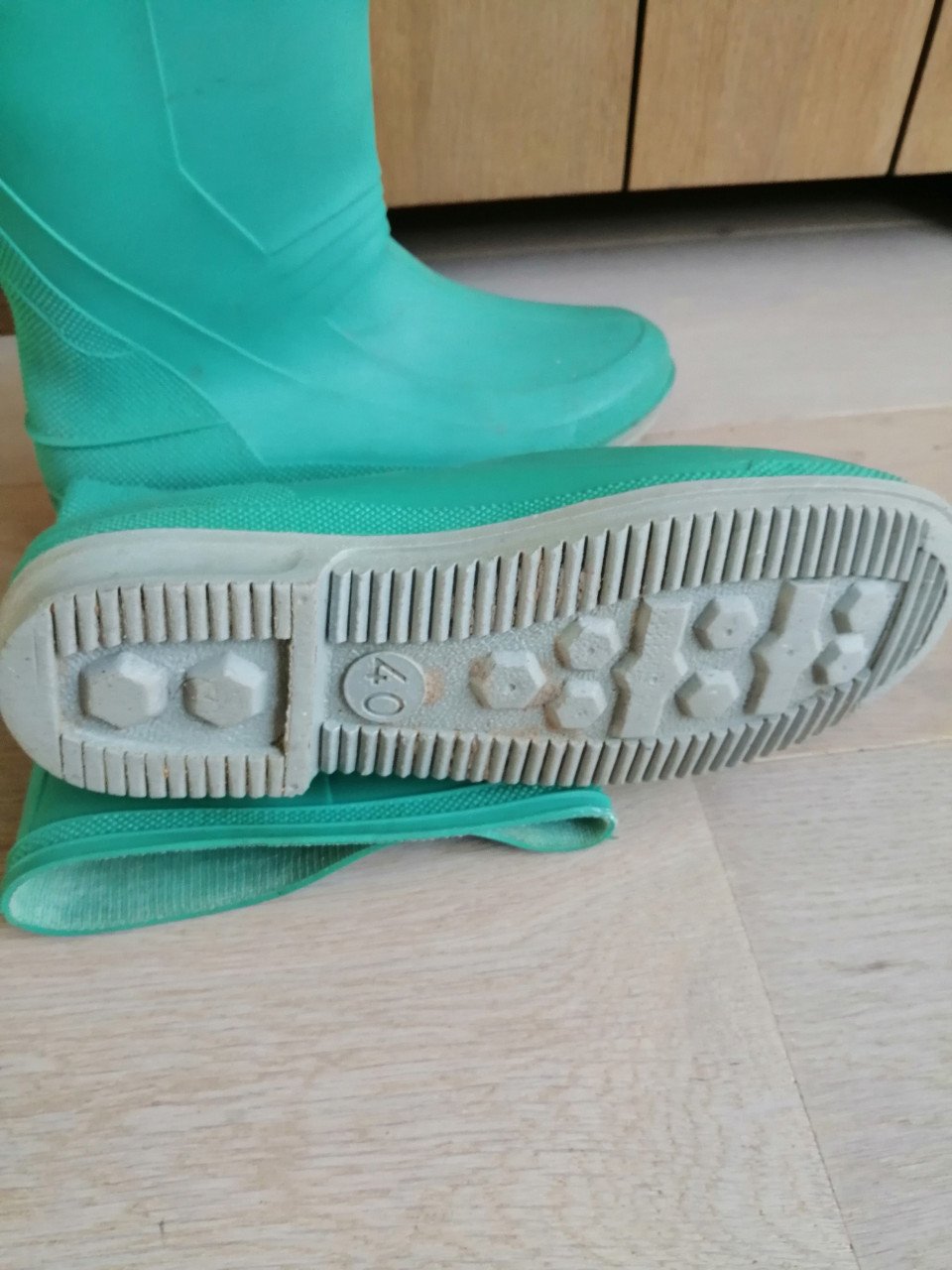 ALS  NIEUW:   REGENLAARZEN  MAAT  40