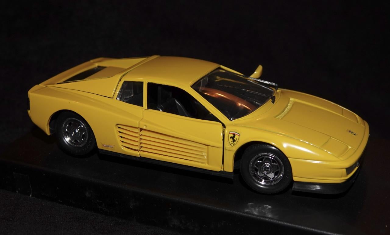 Revell Ferrari Testarossa vintage modelauto 1:24 in box