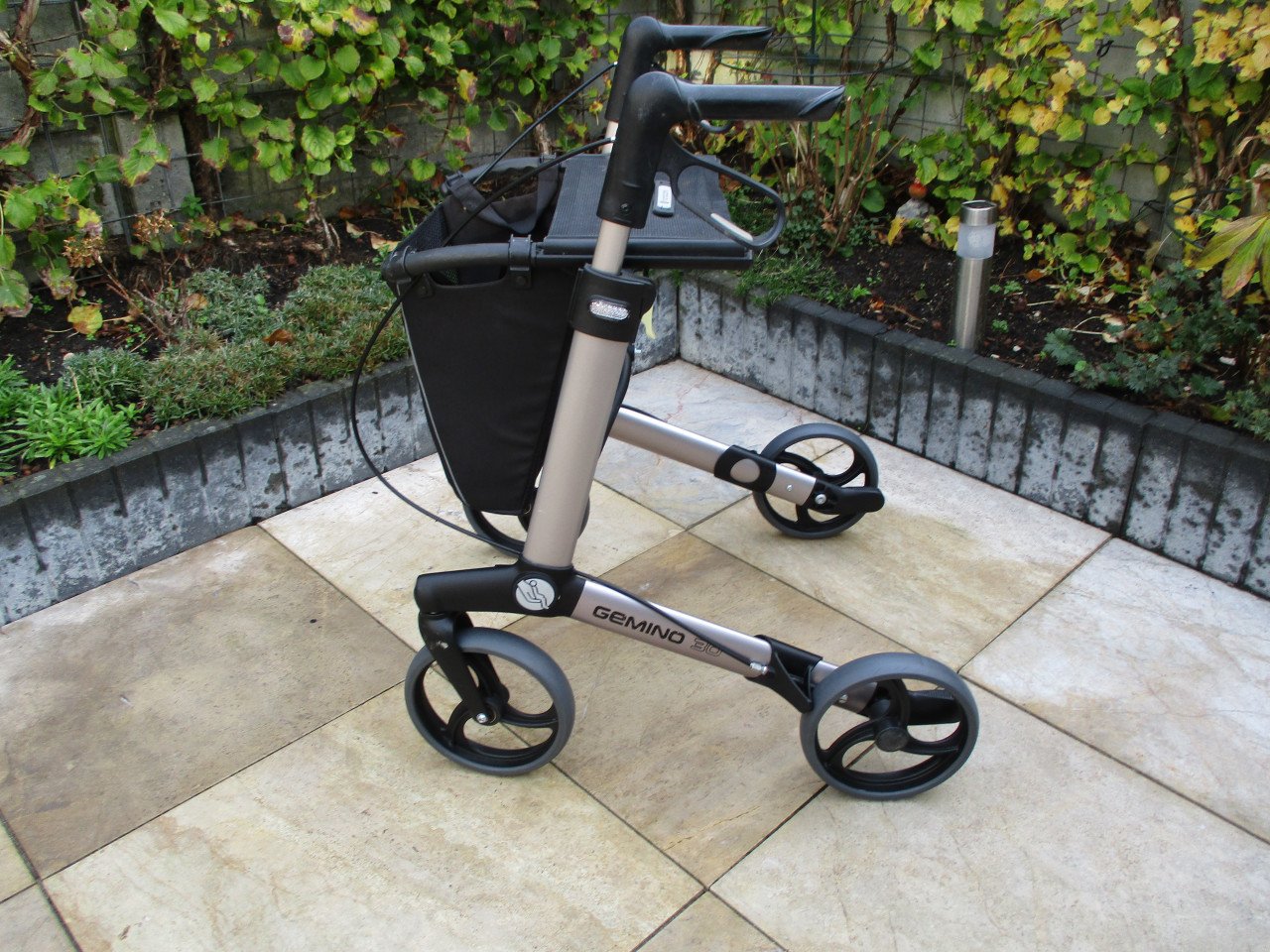 Zgan Gemino 30 opvouwbare lichtgewicht rollator met zitje tas  rugsteun en