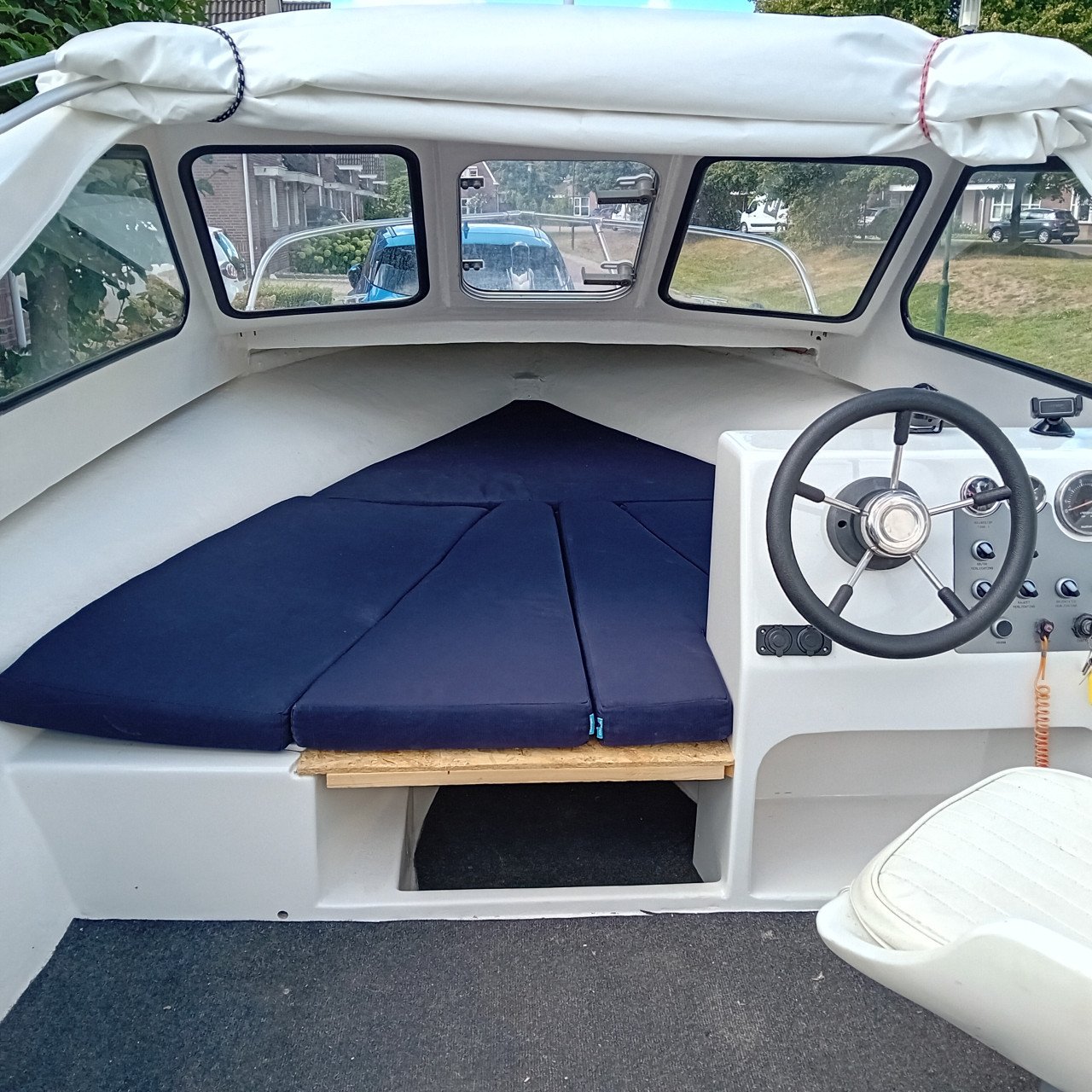 Motorboot Beekman 505 + 50pk Suzuki + zeilkap + trailer