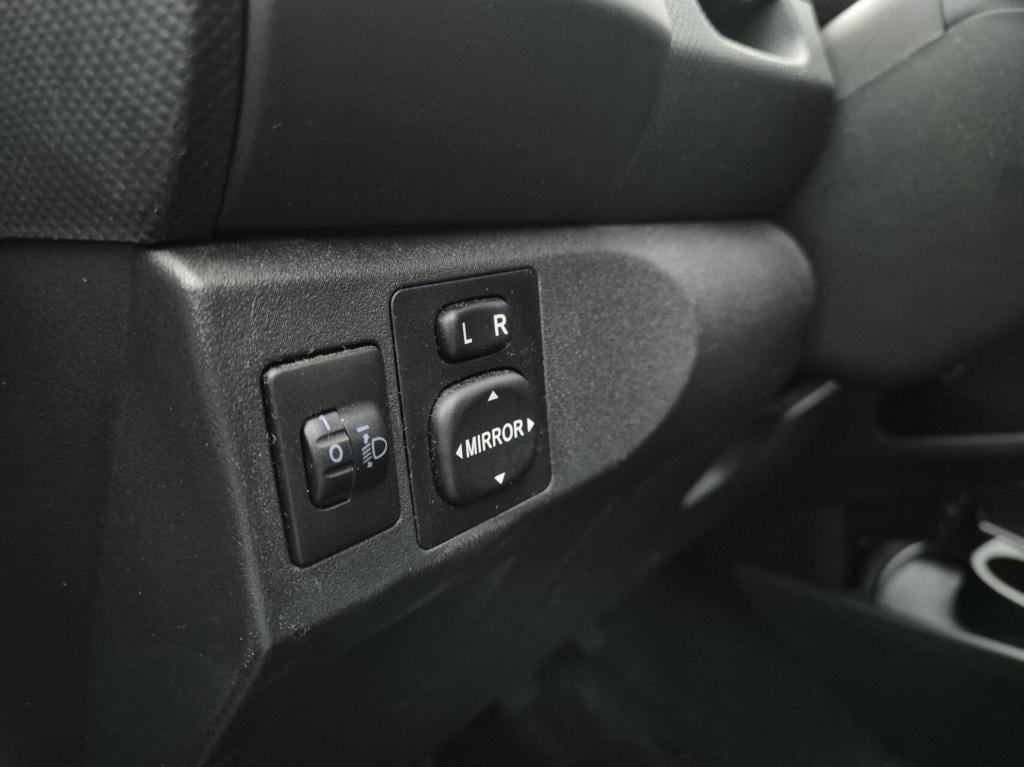 Toyota Yaris 1.3 vvti cool / 5-deurs / airco