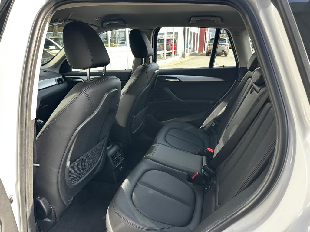BMW X1 s drive 18i leder | navi | 17" lm