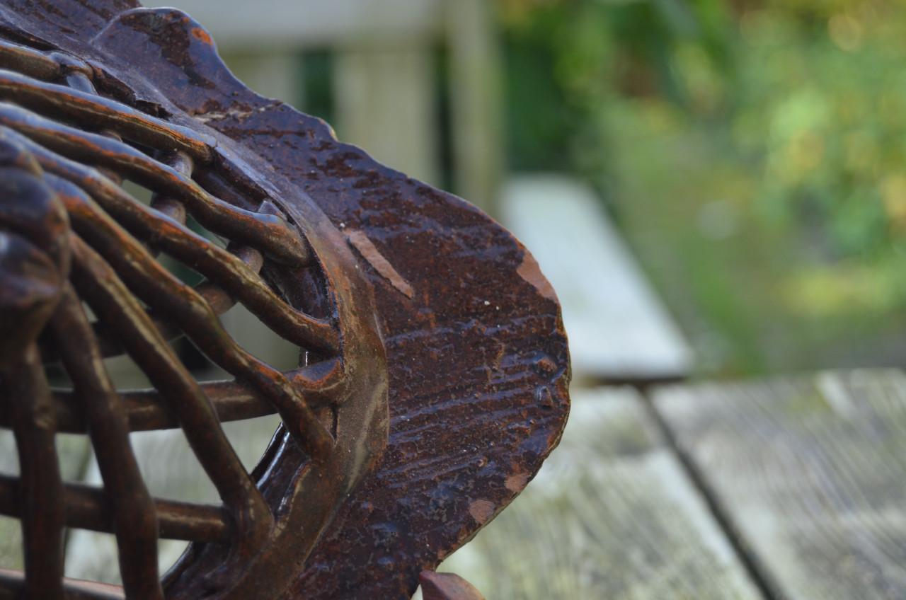 .19e Eeuwse aardewerk broodmand