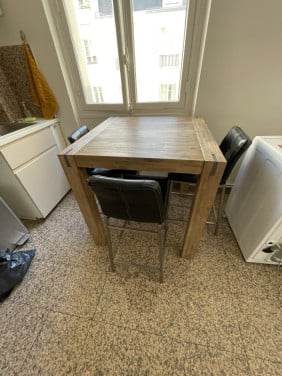 Tafel hoog en barkrukken