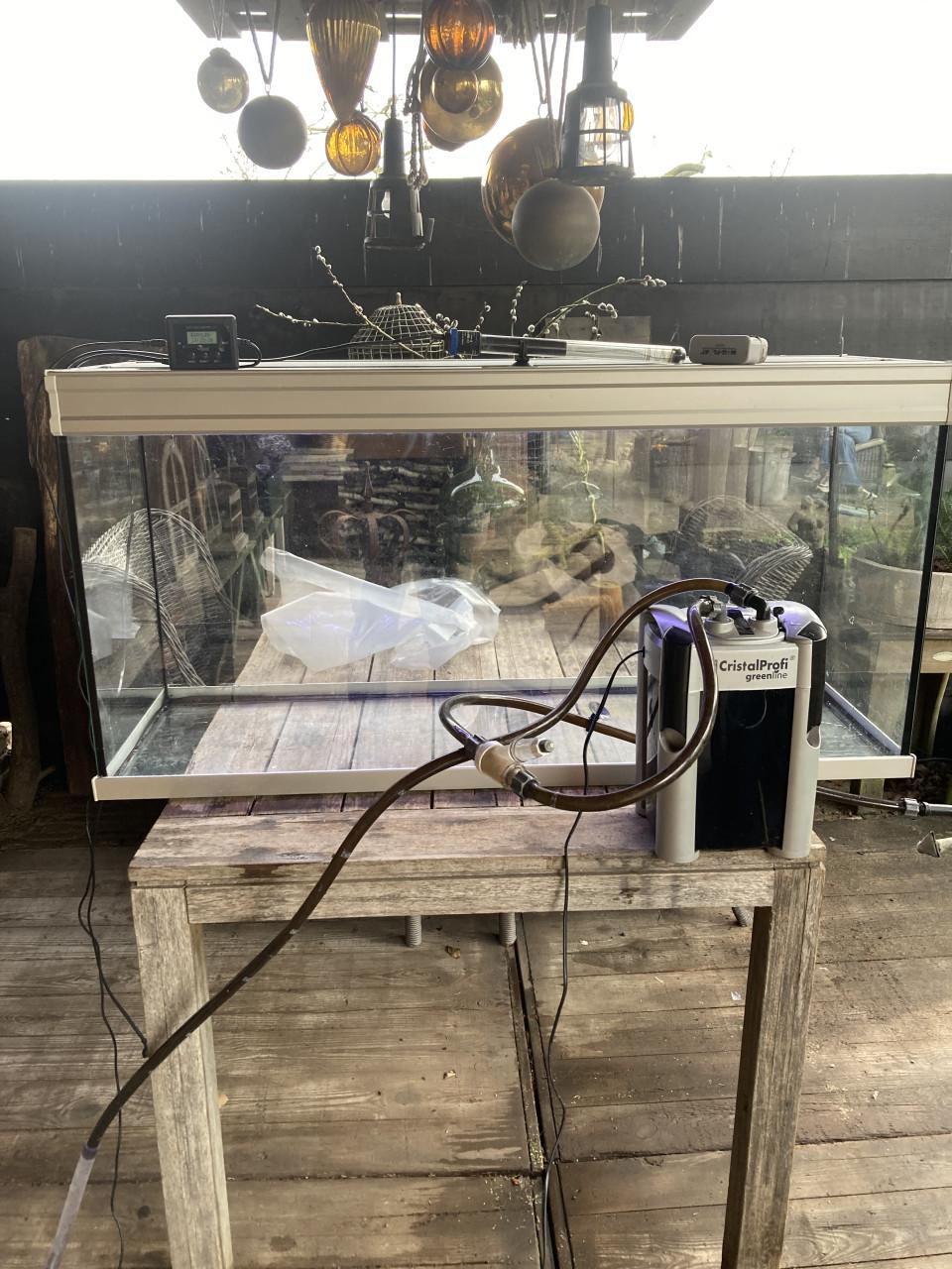 Aqualantis aquarium 120x40x60 met startkit