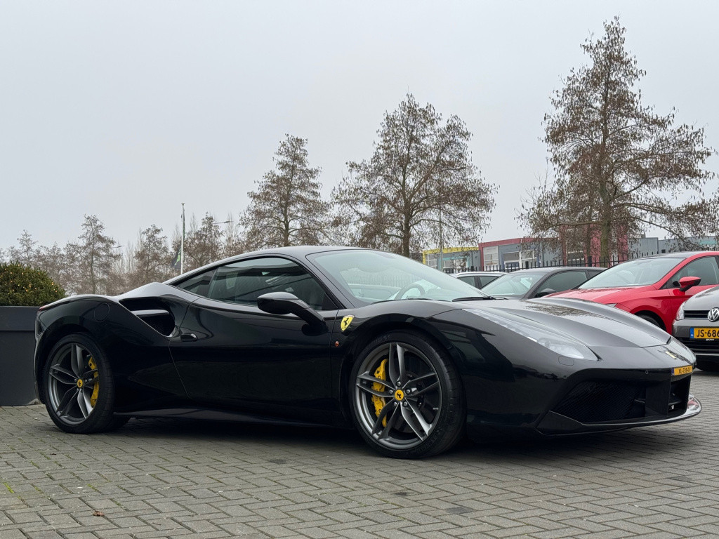 Ferrari 488 3.9 gtb hele * daytona seats * carbon driver zone * dealer onde