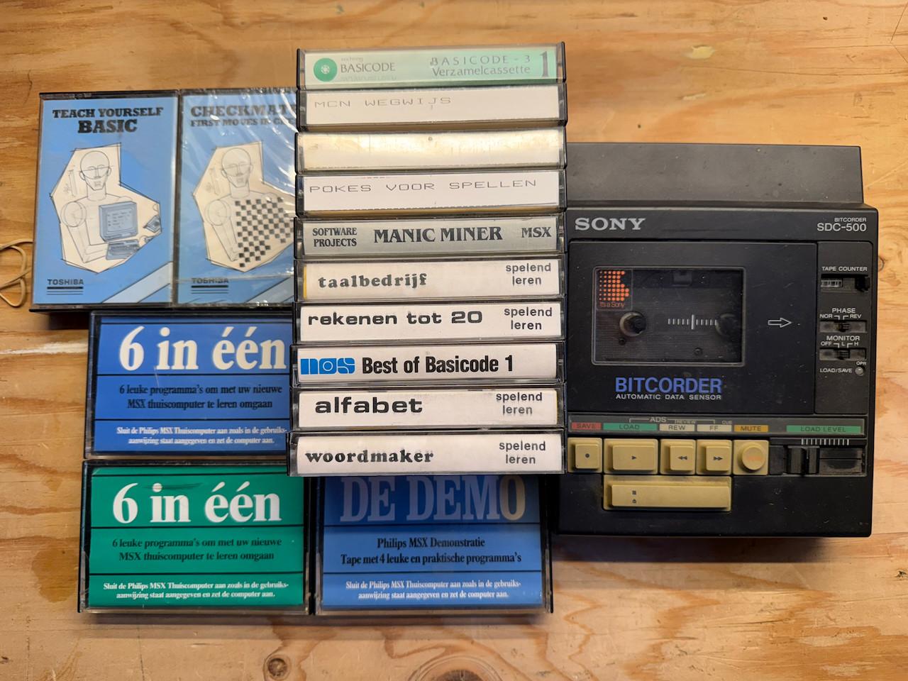 Cassettebandjes met software + cassettespeler voor MSX-computer
