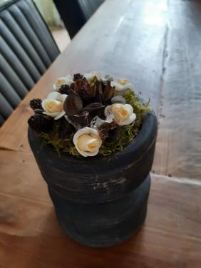Kandelaar met decoratie bloemen
