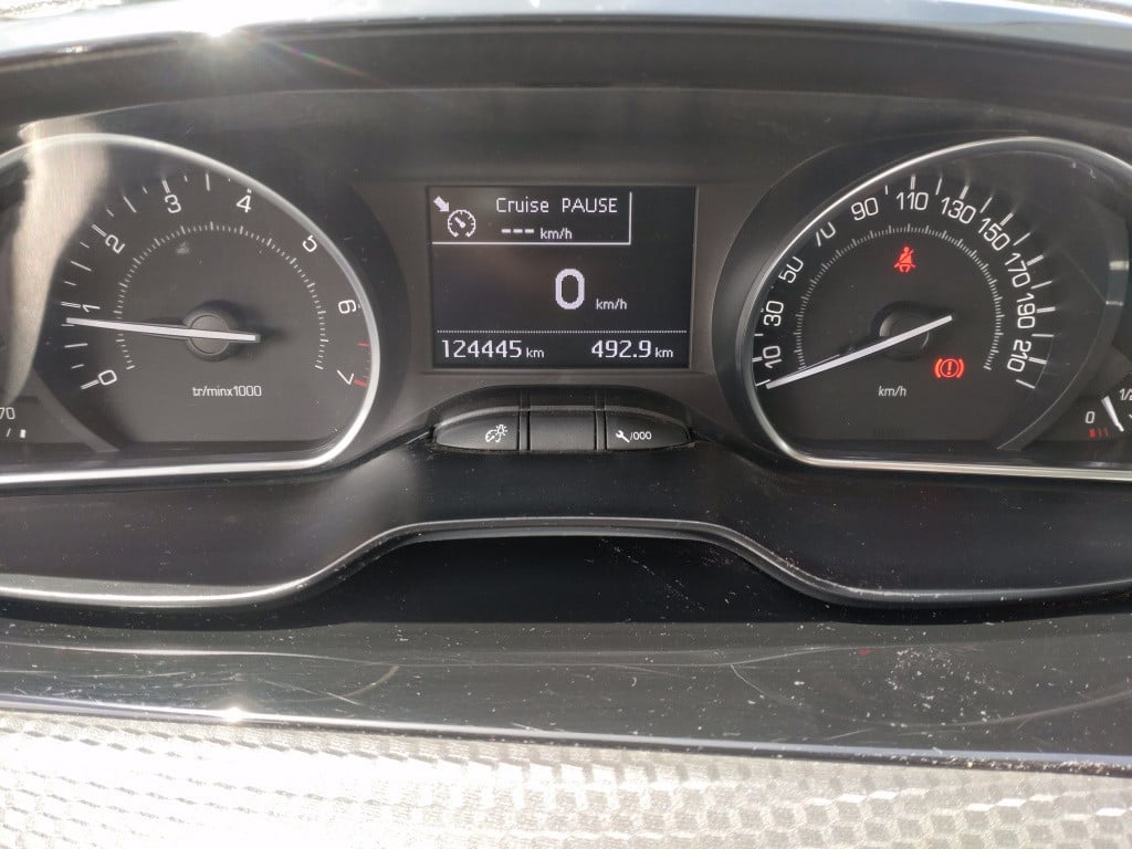 Peugeot 2008 1.2i puretech urban cross