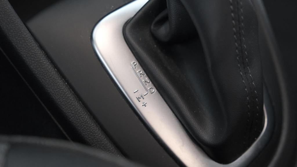 Renault Captur 1.3 tce intens | trekhaak afneembaar | navigatie | parkeerse