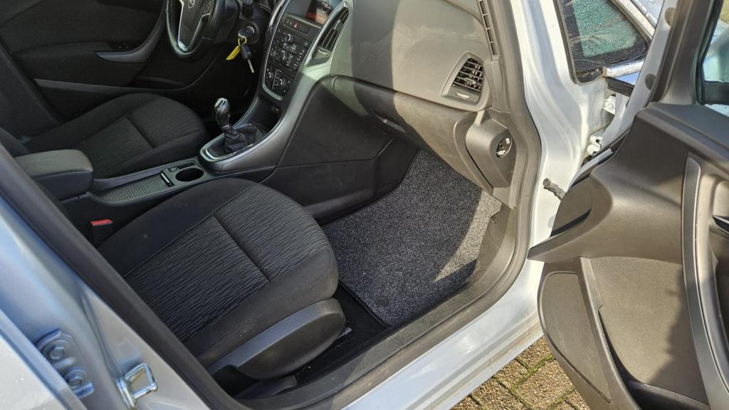 Opel Astra sports tourer 1.4 turbo blitz