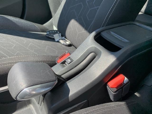 Peugeot 2008 blue lion 1.2-110pk navigatie | cruise control | airco | panor