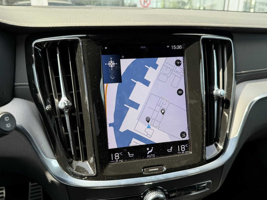 Volvo V60 t6 340pk recharge r-design| panodak| adap.cruise| 360 camera