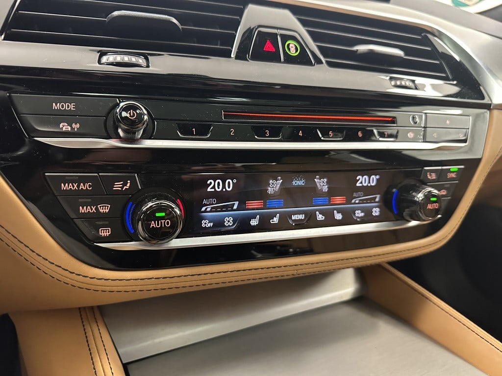 BMW 5 Serie 530e m-sport high exe. | bowers & wilkins | softclose | massage