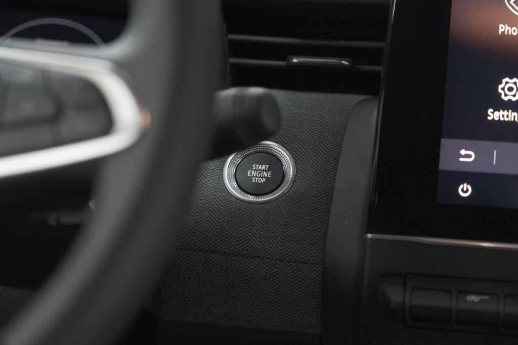 Renault Clio tce 90 gpf techno | 360 camera | adaptieve cruise control | 9.