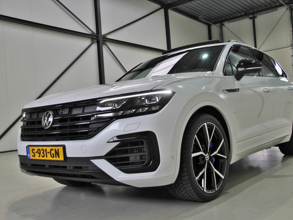 Volkswagen Touareg r 3.0 tsi ehybrid 462pk | full option | garantie 02-2026
