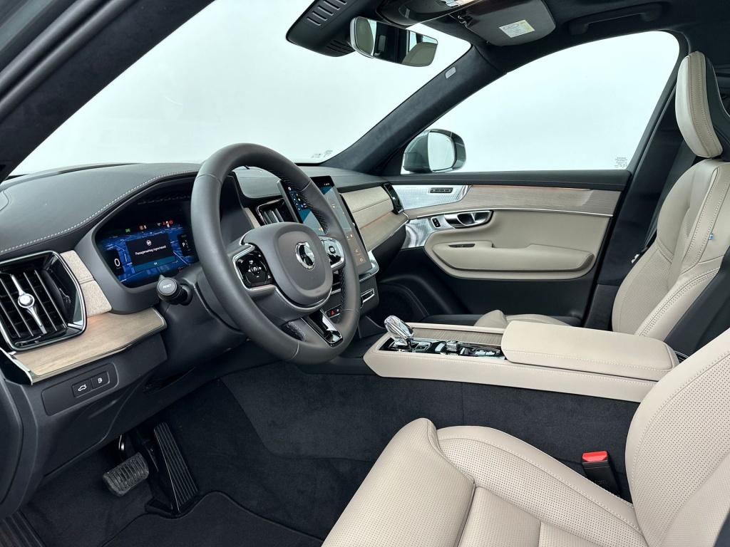 Volvo XC90 ultra bright recharge plug-in hybrid awd