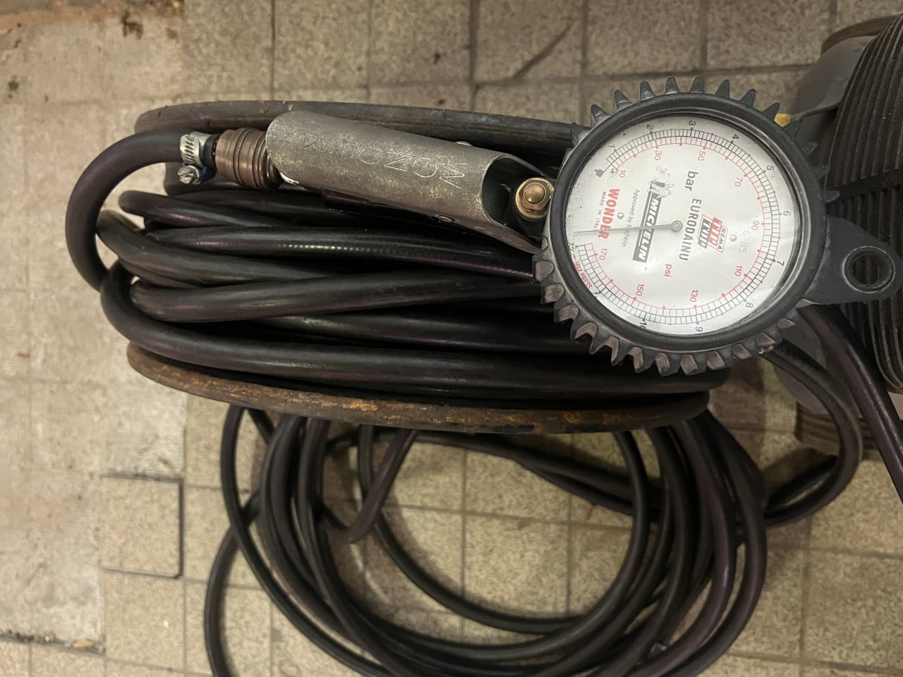 TEAB compressor met luchtslang ed