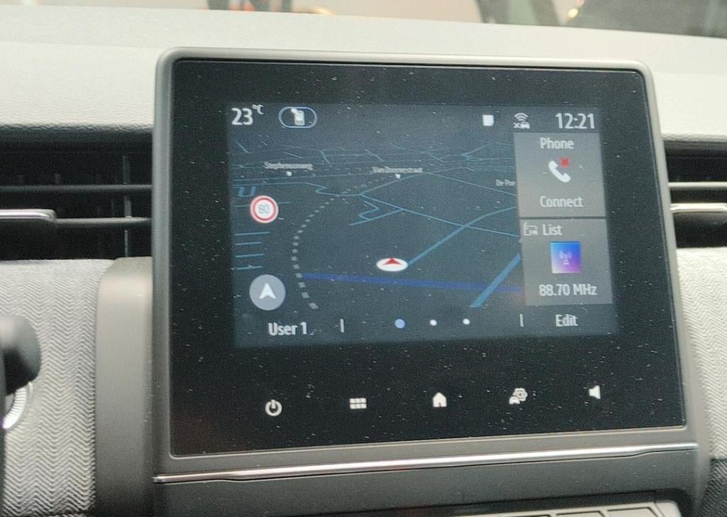 Renault Clio 1.6 e-tech full hybrid 145 techno - demo