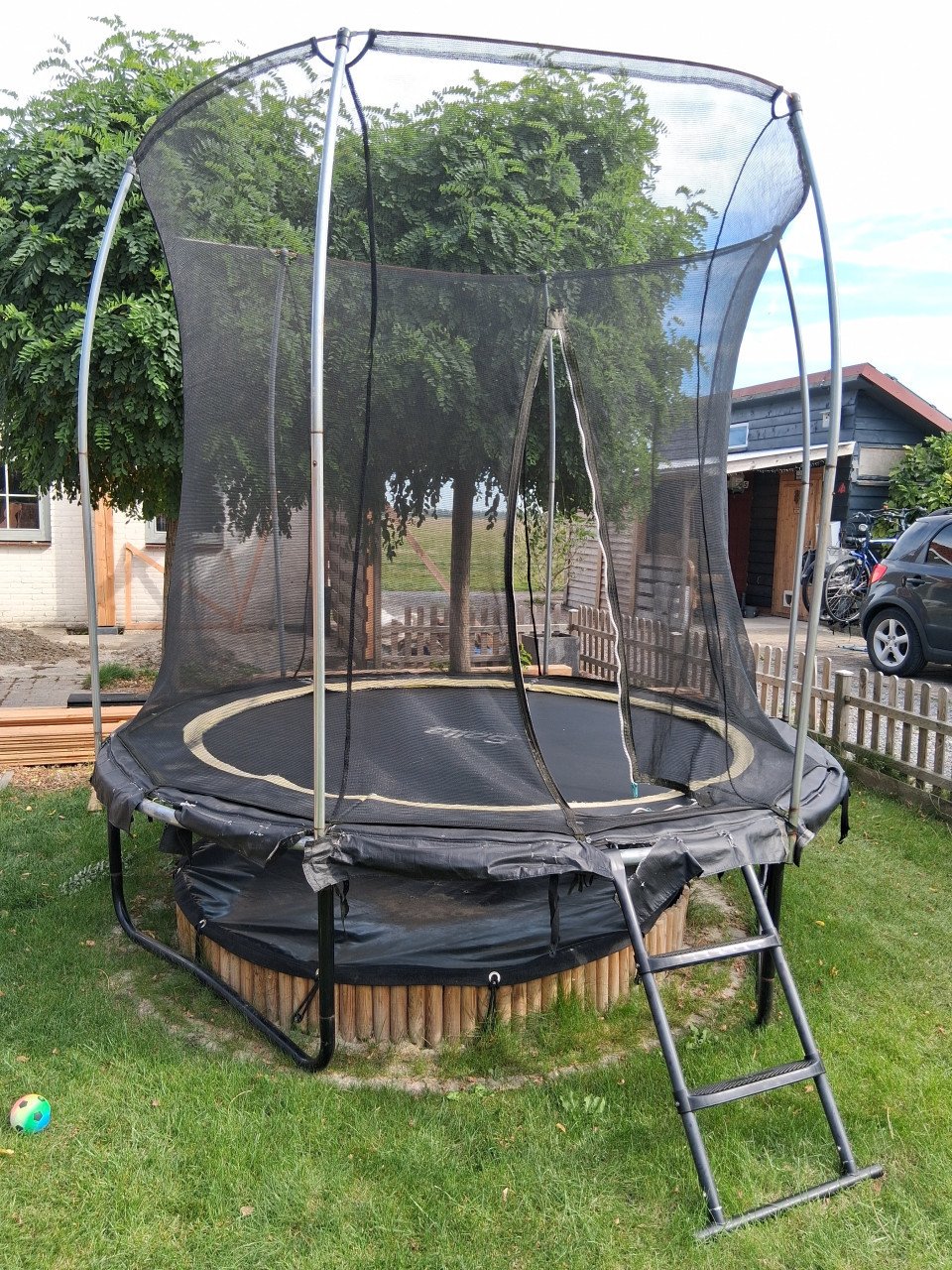 Trampoline