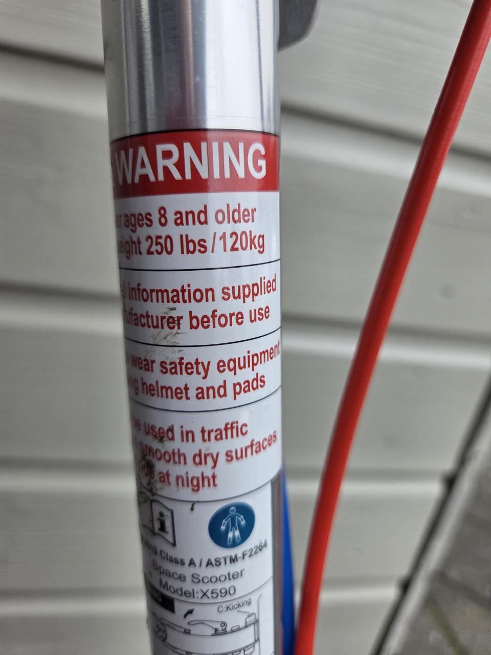 Space Scooter nieuwstaat