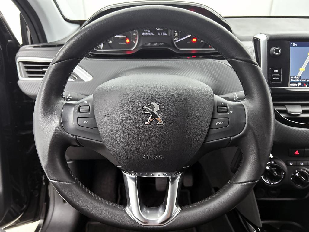 Peugeot 2008 110 pk signature | rijklaar | navigatie | parkeersensoren | lm