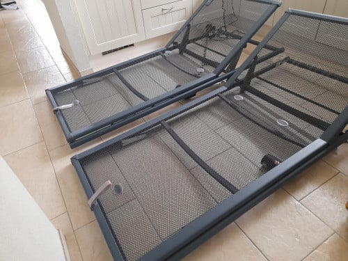 2 Elektrisch verstelbare Auping spiraal bodems ( 90 x 200 ) in goede staat)