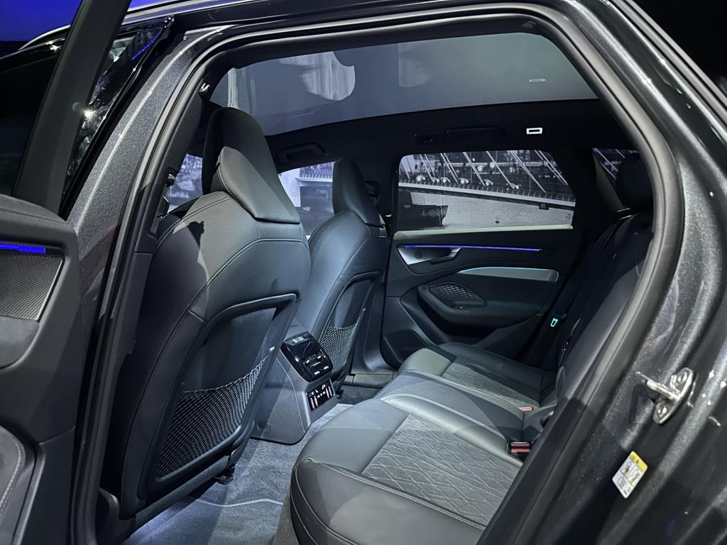 Audi A6 avant 2.0 e-hybrid quattro s edition competition *achterasbest*trek