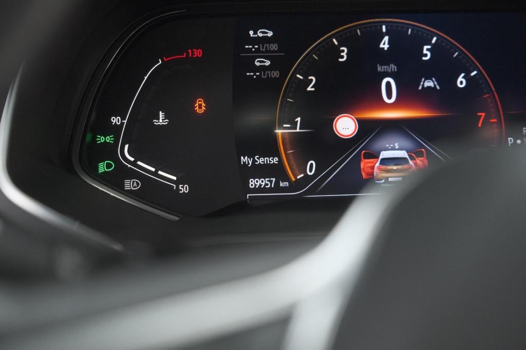 Renault Captur tce 130 edc intens | trekhaak | adaptieve cruise control | c