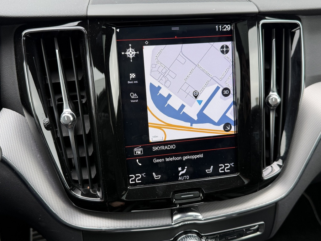 Volvo XC60 t8 390pk recharge r-design| panodak| adap.cruise| 360camera| led