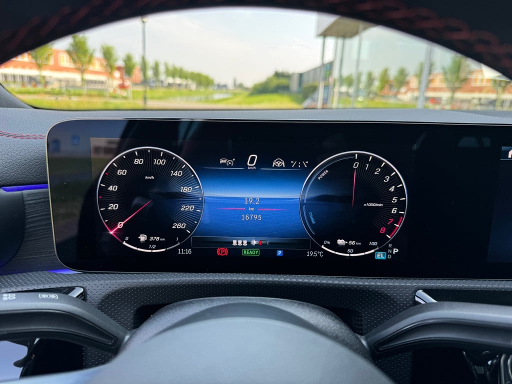 Mercedes-Benz Cla shooting brake 250 e amg line automat / panoramadak / 360