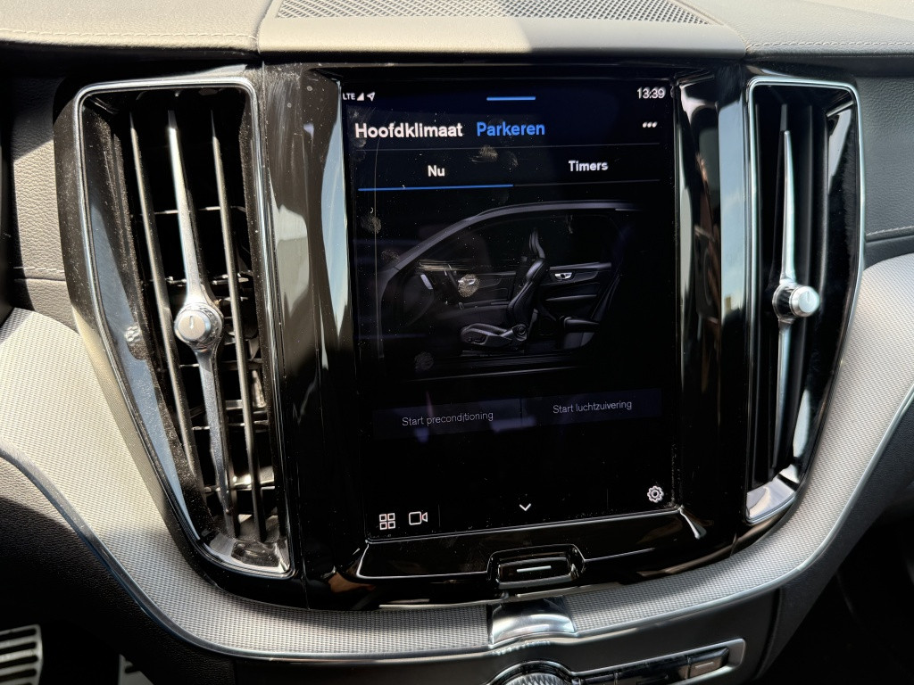 Volvo XC60 t6 340pk recharge r-design| adap.cruise| luchtvering| panodak| 2